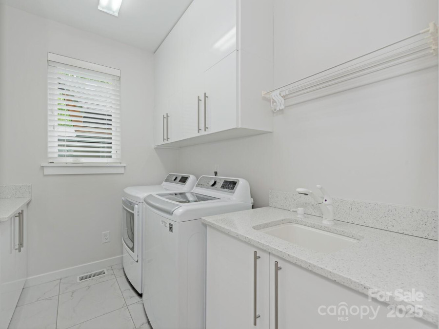3385 Rainbow Dr Marvin, NC 28173