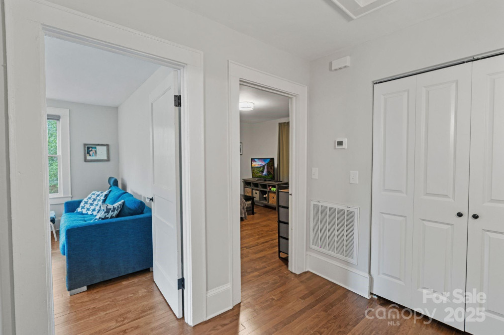 1933 Thurmond Pl Charlotte, NC 28205