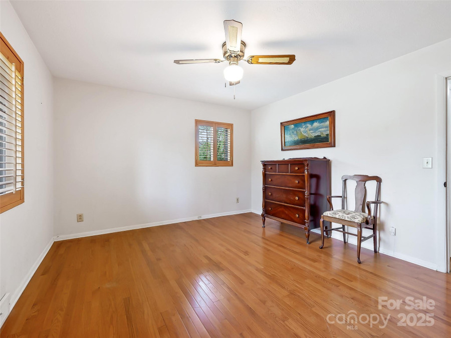 1017 Temon St Hendersonville, NC 28739