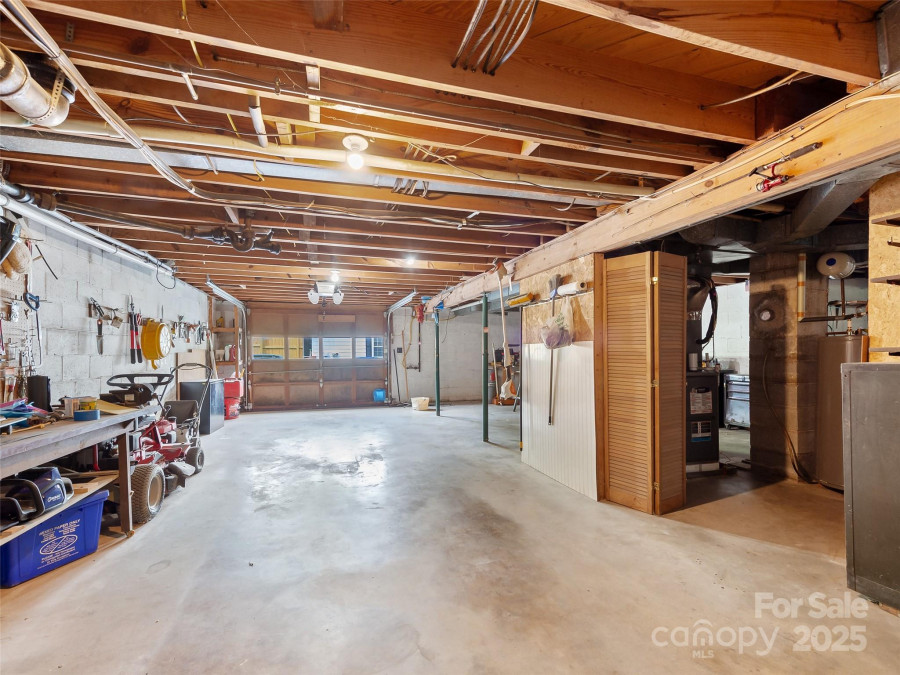 1017 Temon St Hendersonville, NC 28739