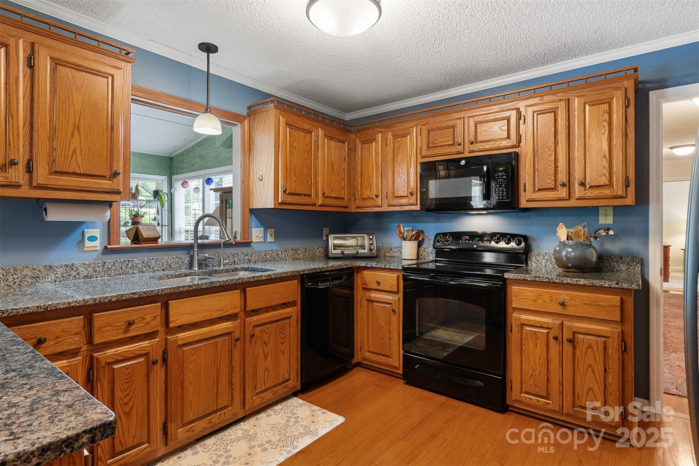 3022 8th Street Ct Hickory, NC 28601