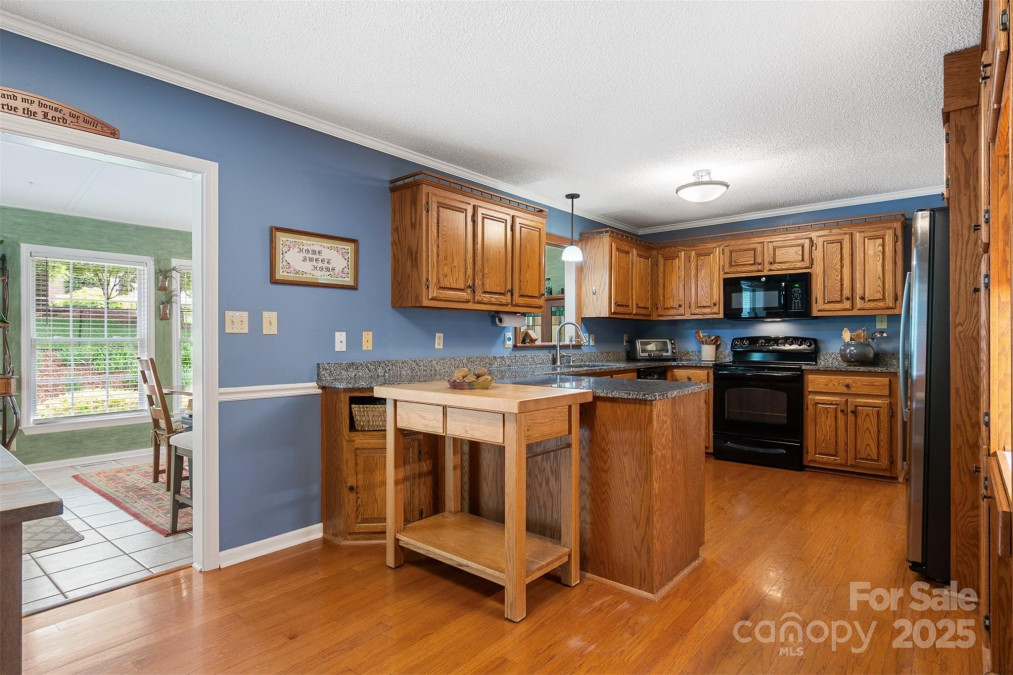 3022 8th Street Ct Hickory, NC 28601
