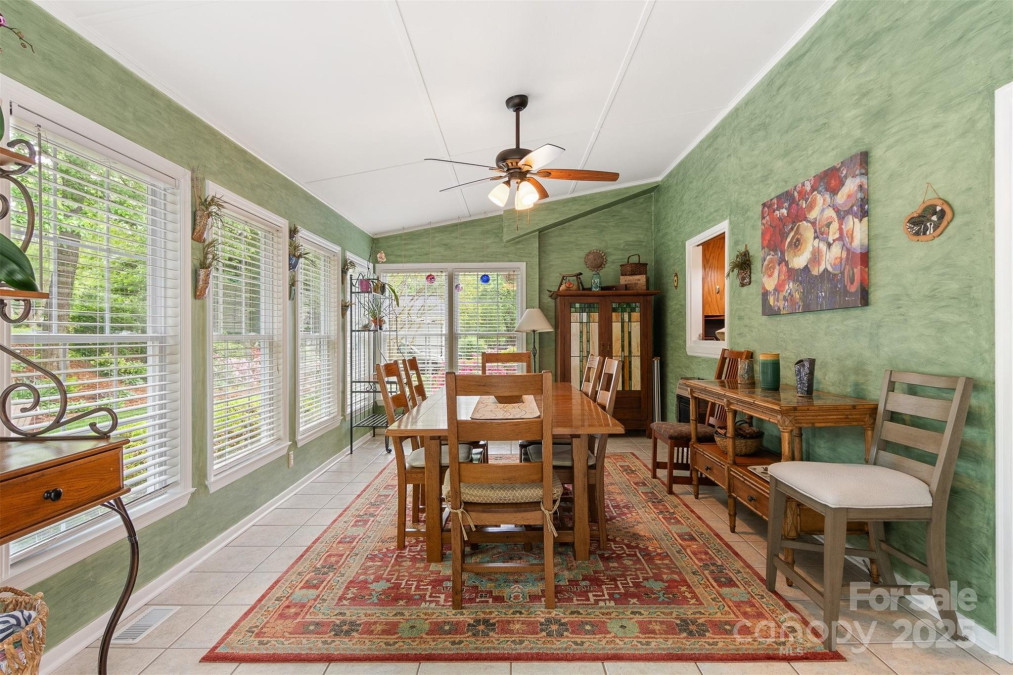 3022 8th Street Ct Hickory, NC 28601