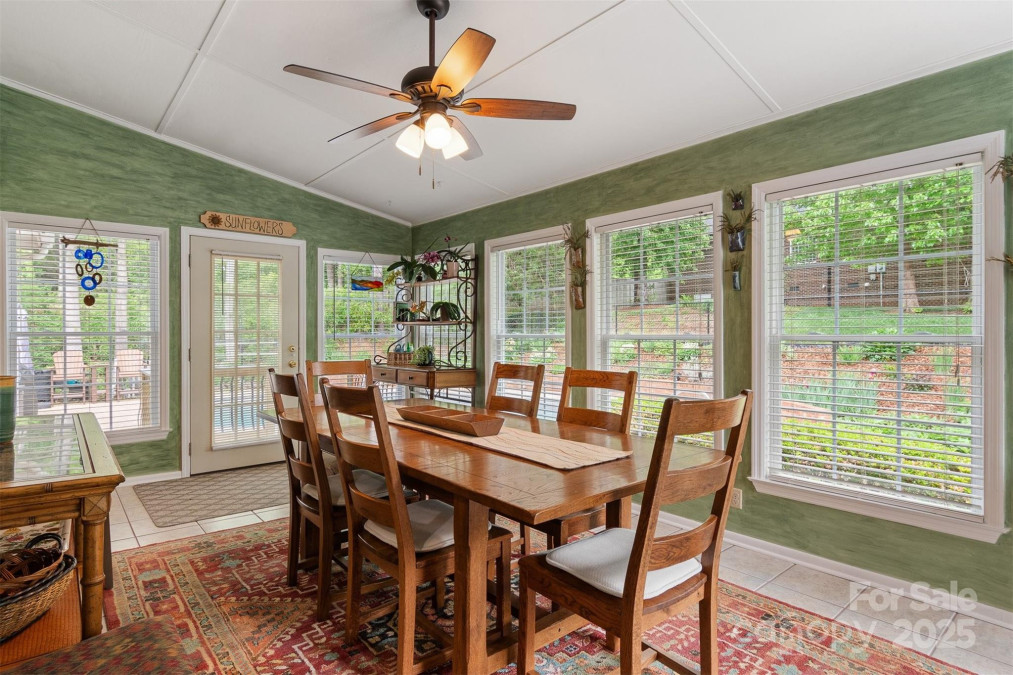 3022 8th Street Ct Hickory, NC 28601