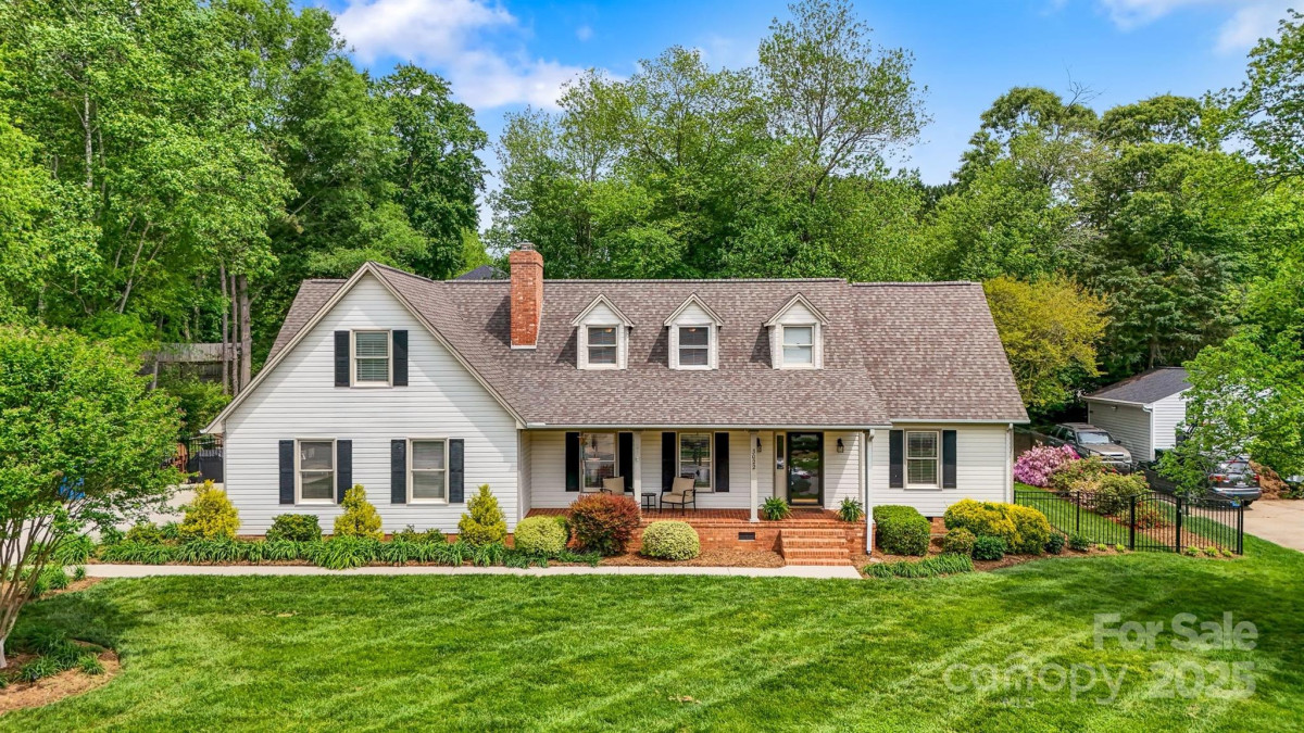 3022 8th Street Ct Hickory, NC 28601
