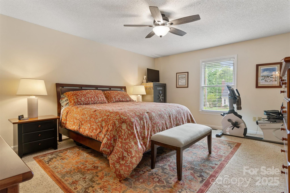 3022 8th Street Ct Hickory, NC 28601