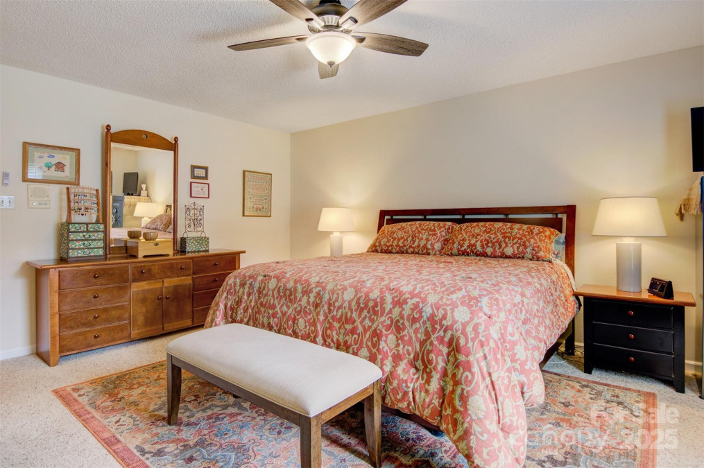 3022 8th Street Ct Hickory, NC 28601