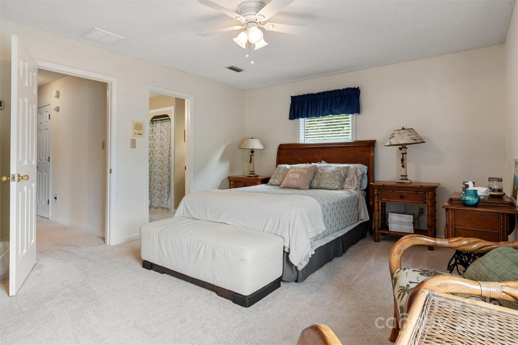 3022 8th Street Ct Hickory, NC 28601