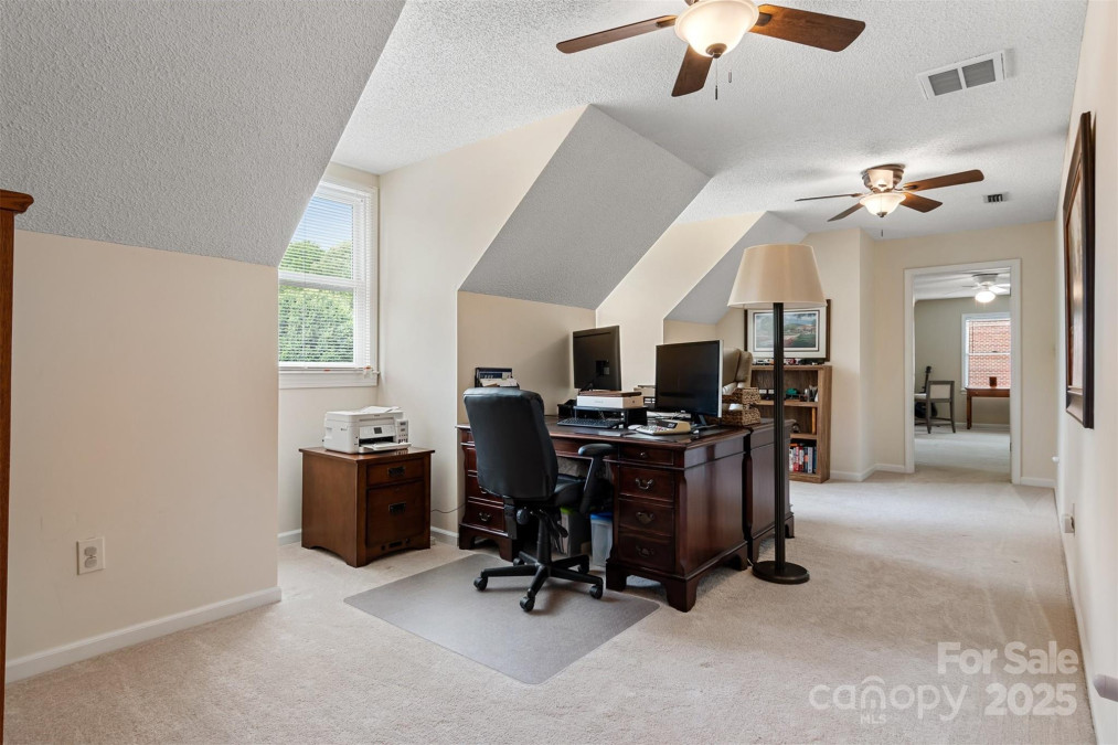 3022 8th Street Ct Hickory, NC 28601