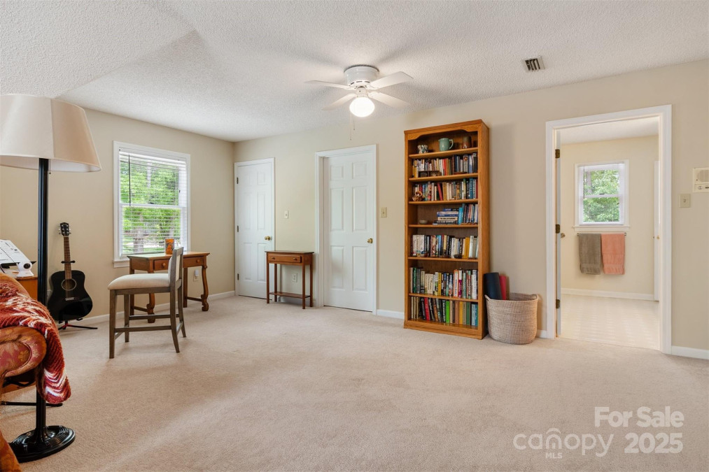 3022 8th Street Ct Hickory, NC 28601