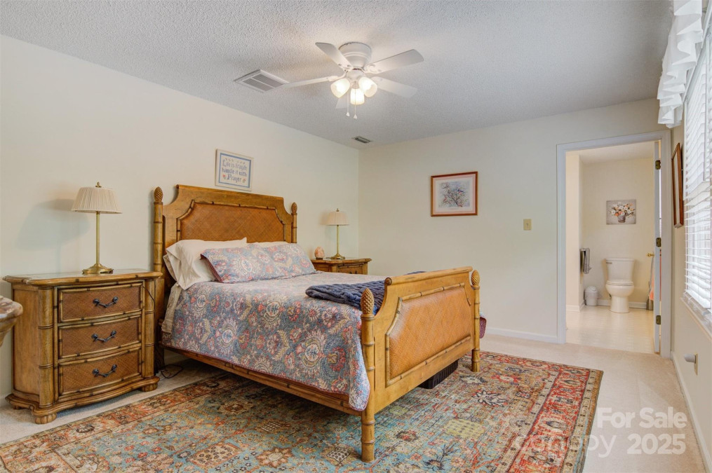 3022 8th Street Ct Hickory, NC 28601