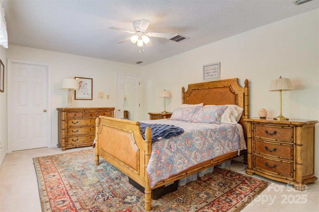 3022 8th Street Ct Hickory, NC 28601
