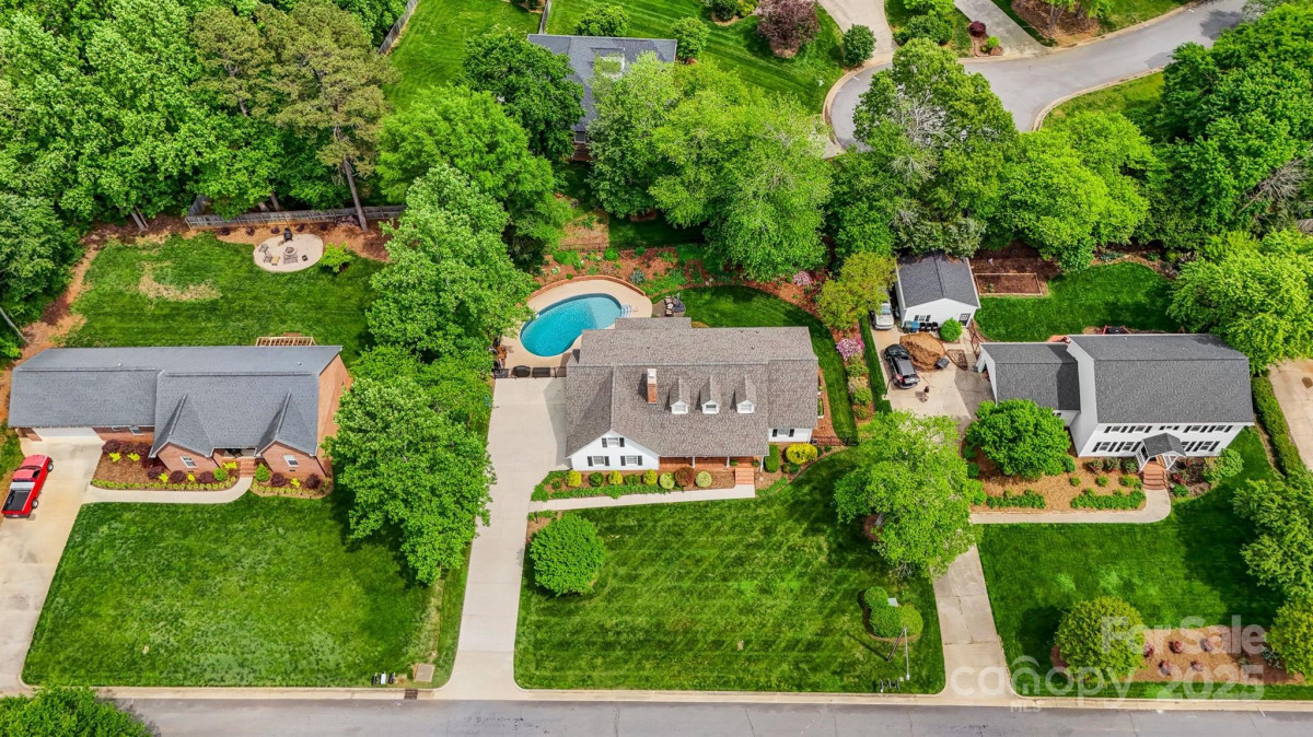 3022 8th Street Ct Hickory, NC 28601