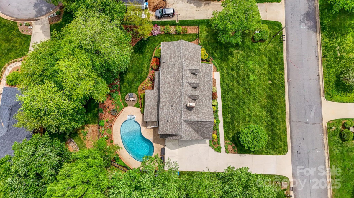 3022 8th Street Ct Hickory, NC 28601