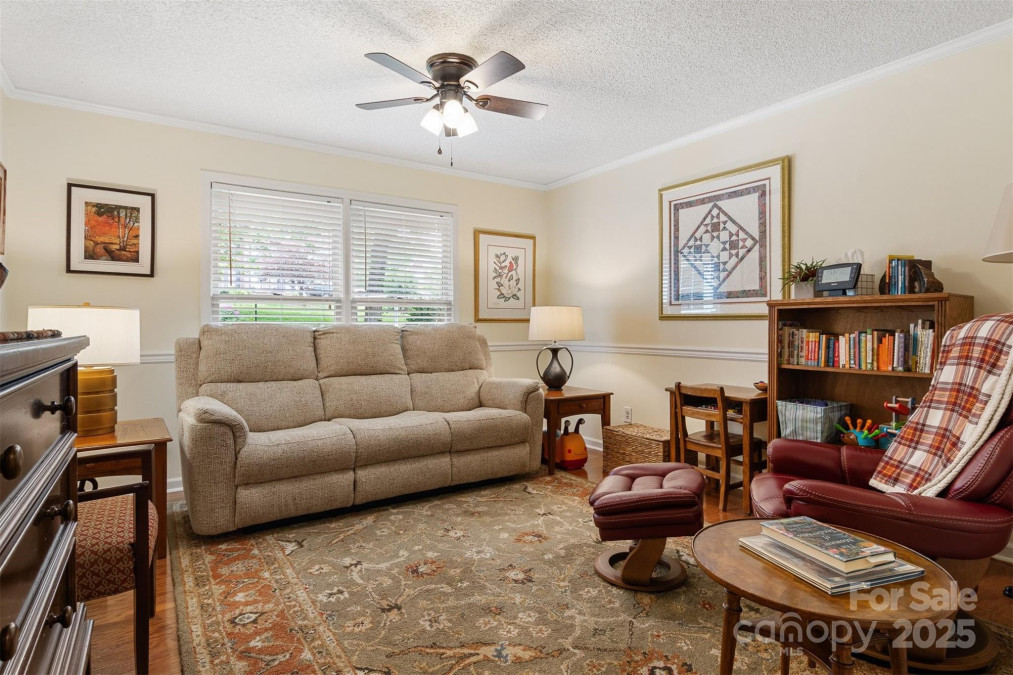 3022 8th Street Ct Hickory, NC 28601