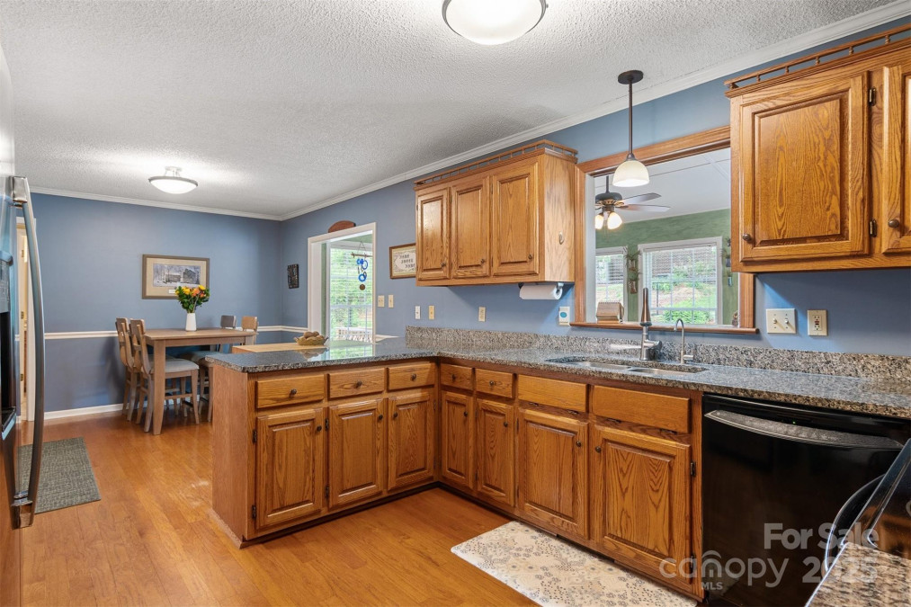 3022 8th Street Ct Hickory, NC 28601