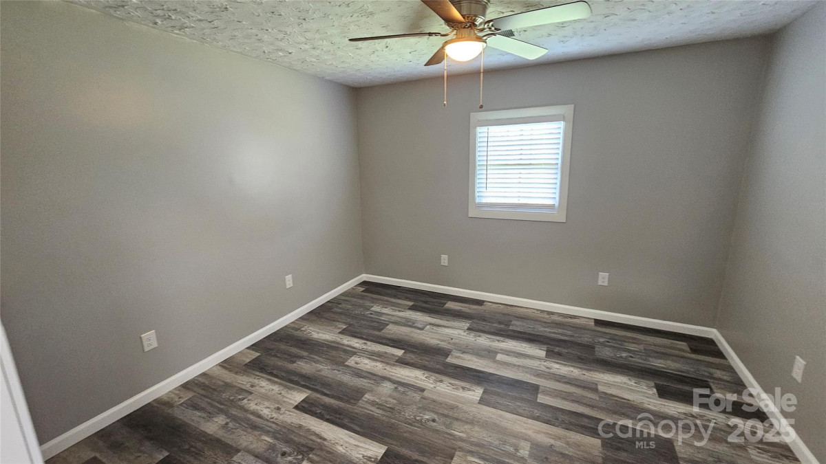 355 Round Knob Church Rd West Jefferson, NC 28694