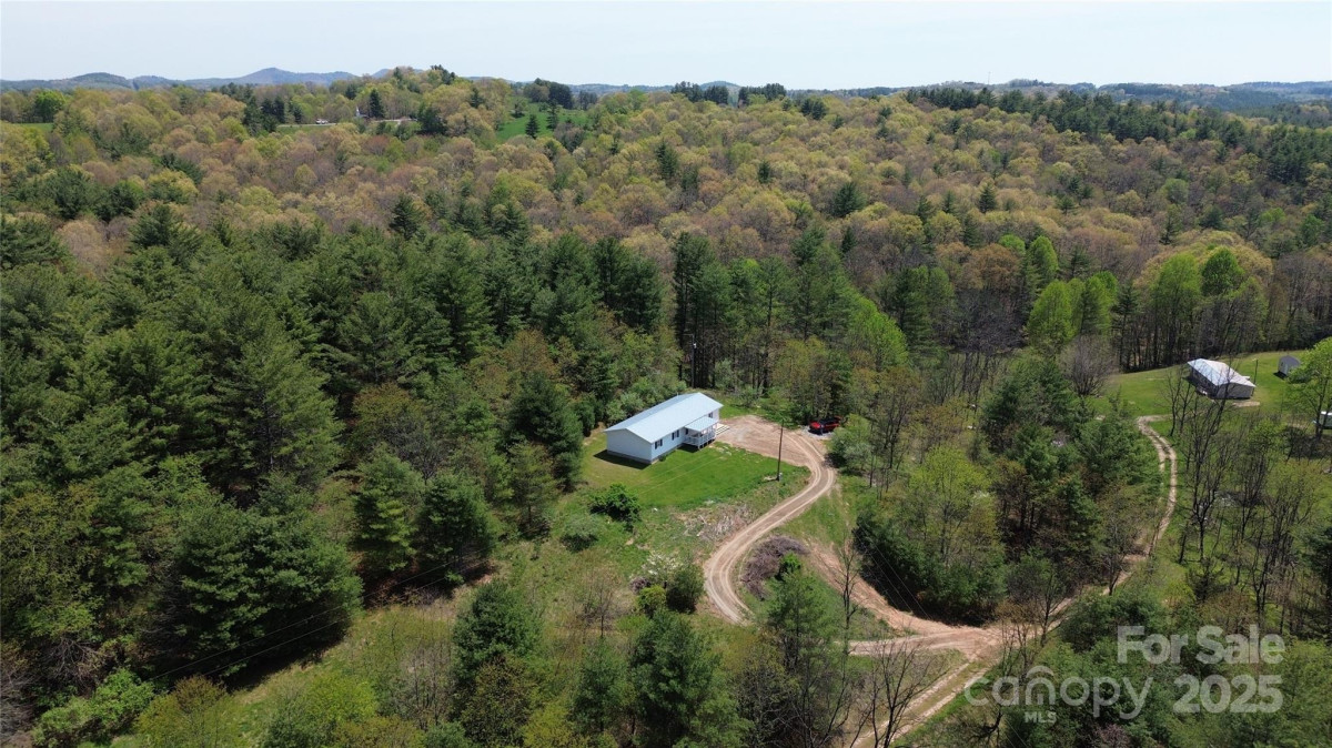 355 Round Knob Church Rd West Jefferson, NC 28694