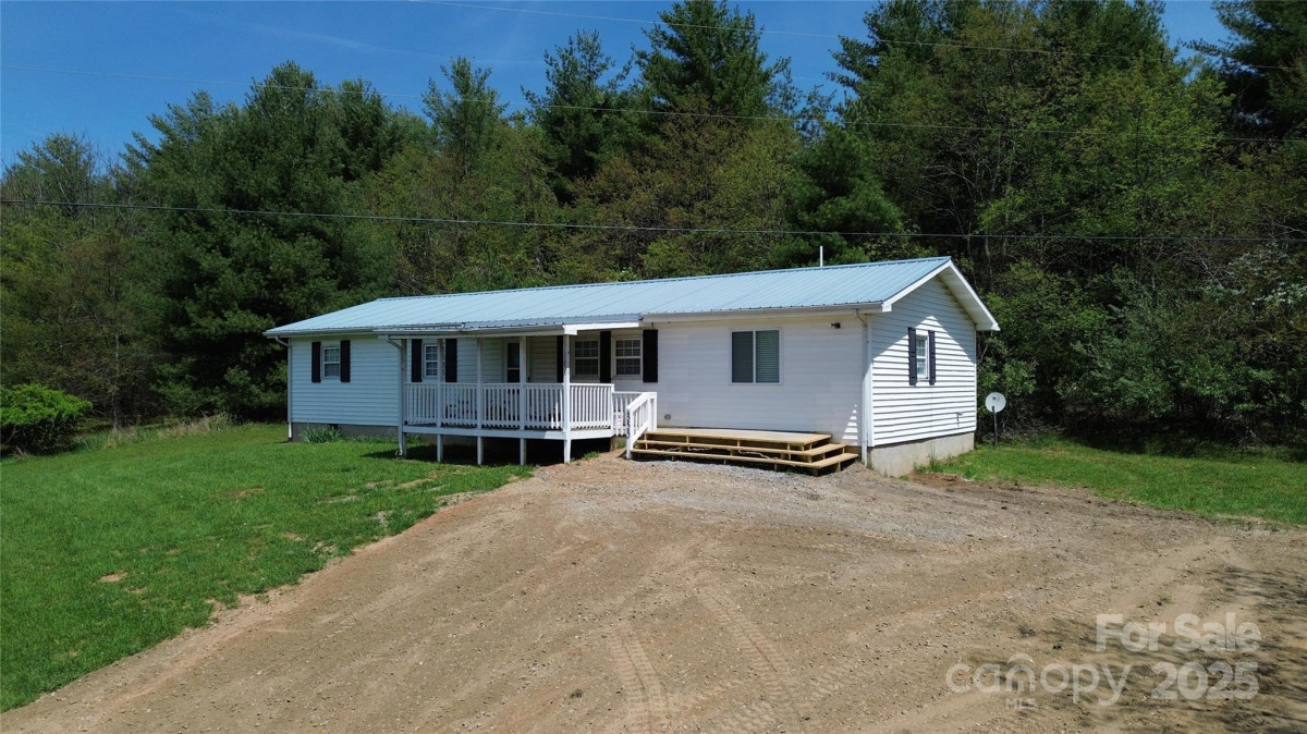 355 Round Knob Church Rd West Jefferson, NC 28694