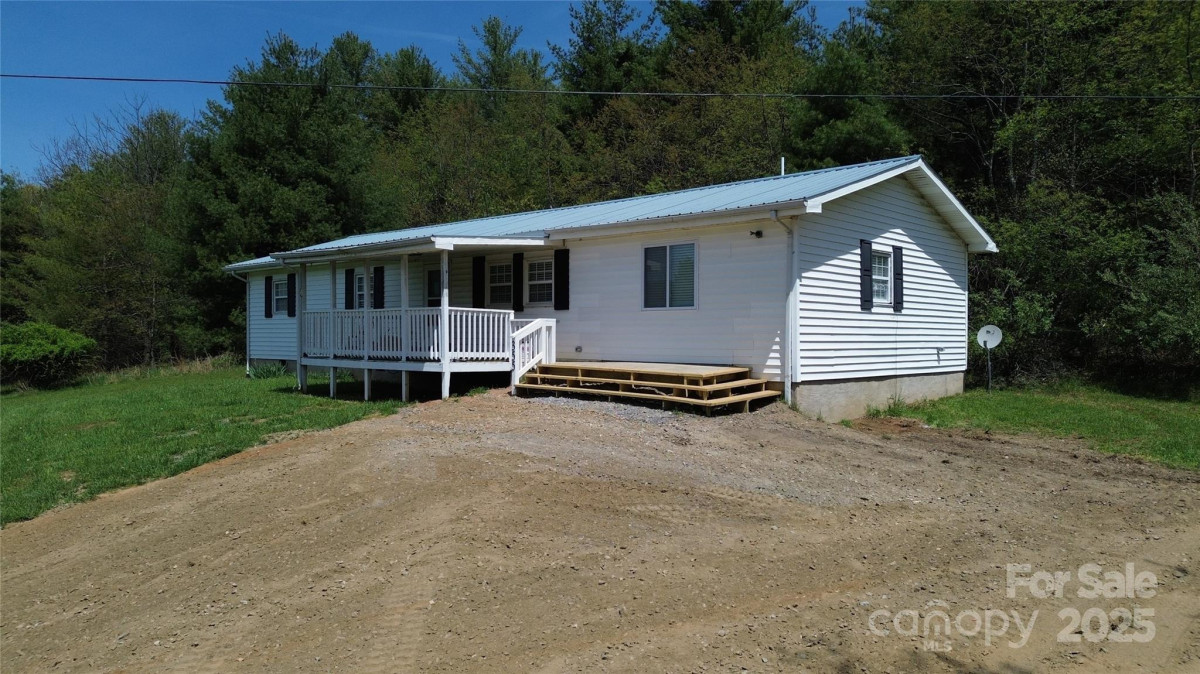 355 Round Knob Church Rd West Jefferson, NC 28694
