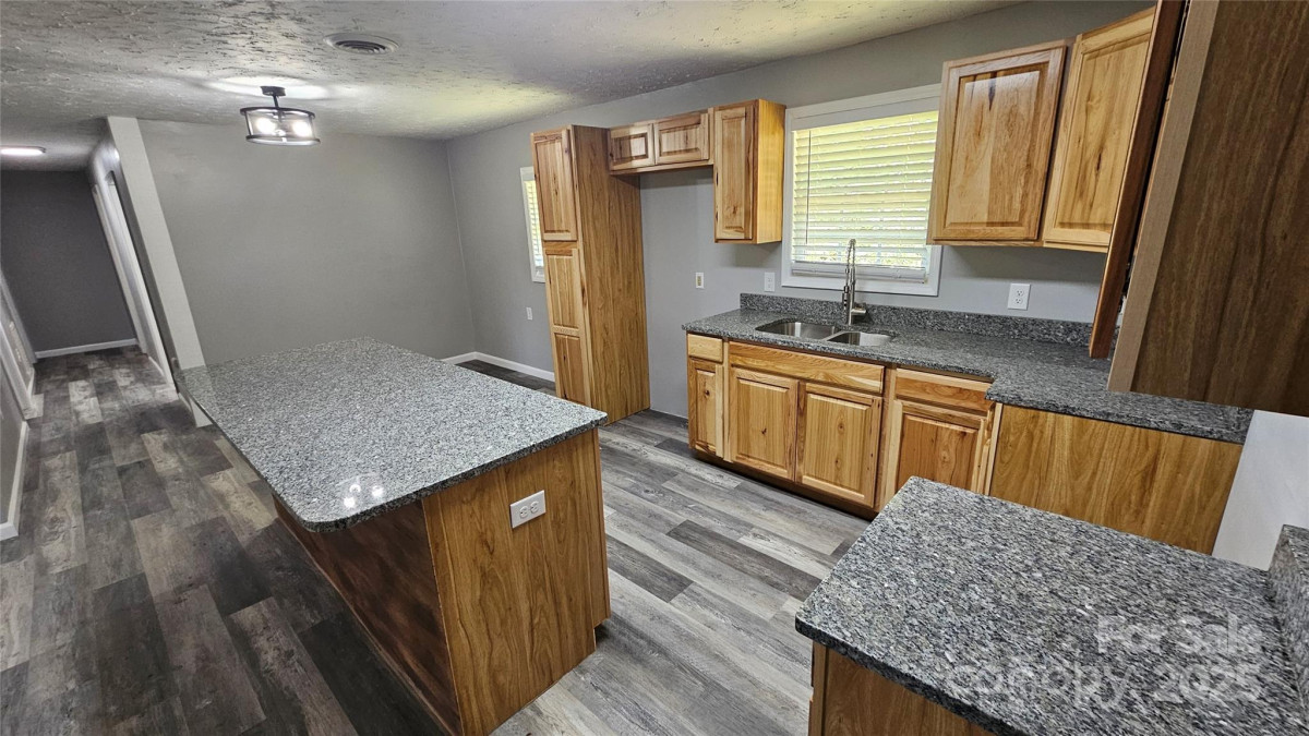 355 Round Knob Church Rd West Jefferson, NC 28694