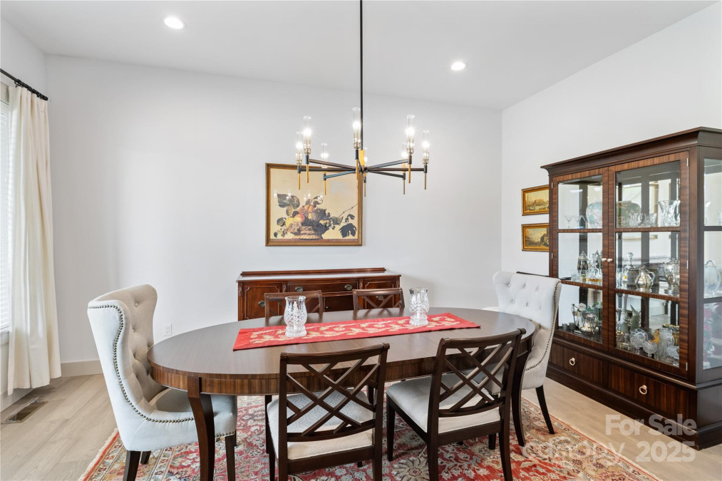 717 Daniel Circle Dr Mills River, NC 28759