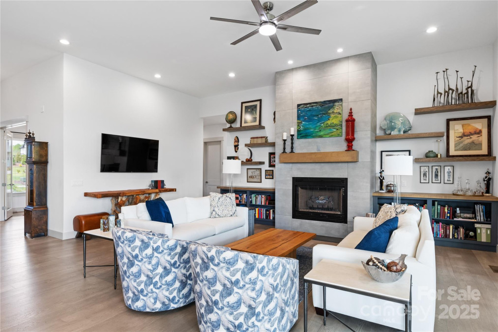 717 Daniel Circle Dr Mills River, NC 28759