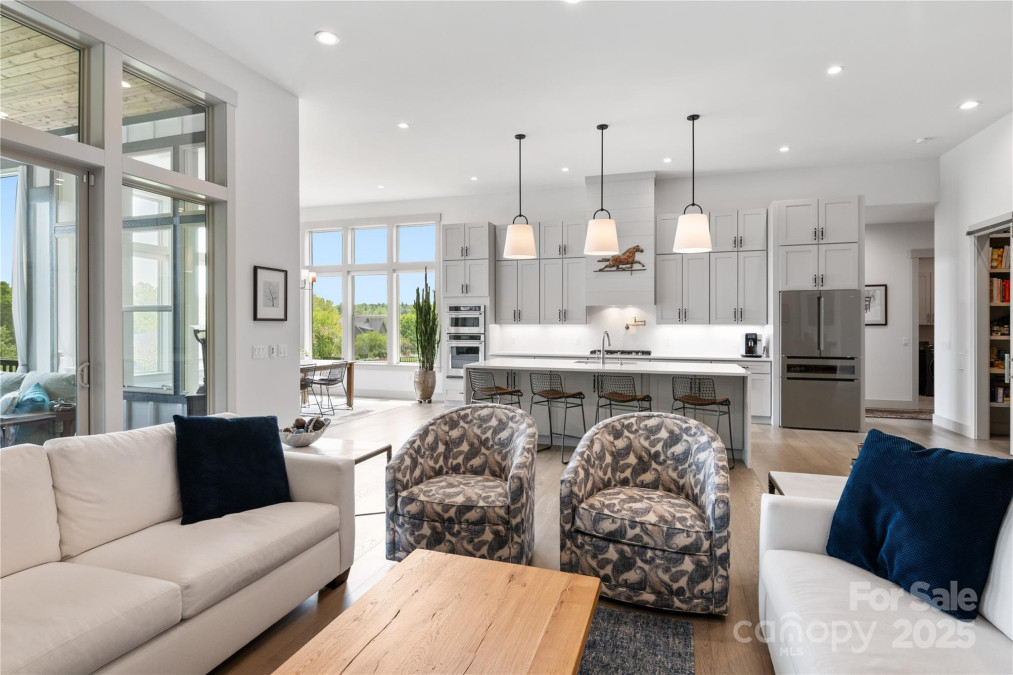717 Daniel Circle Dr Mills River, NC 28759