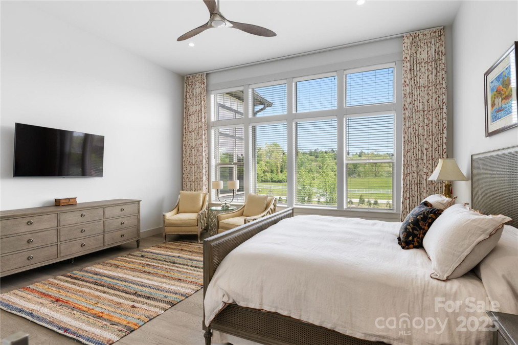 717 Daniel Circle Dr Mills River, NC 28759