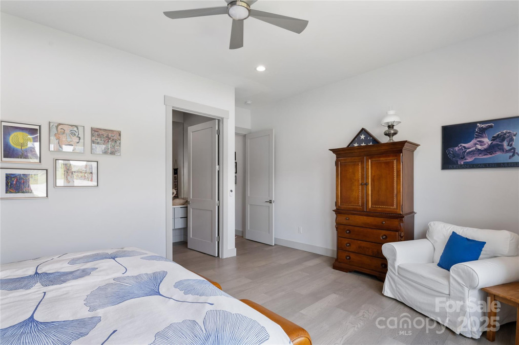 717 Daniel Circle Dr Mills River, NC 28759