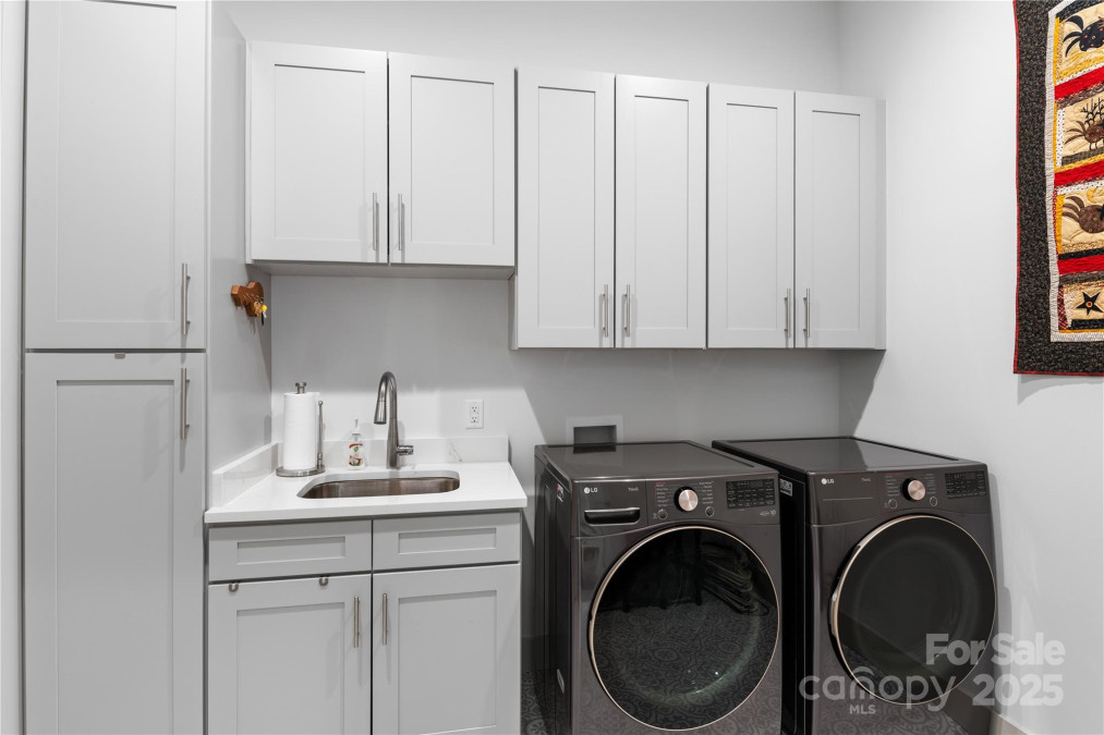 717 Daniel Circle Dr Mills River, NC 28759