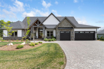 717 Daniel Circle Dr Mills River, NC 28759