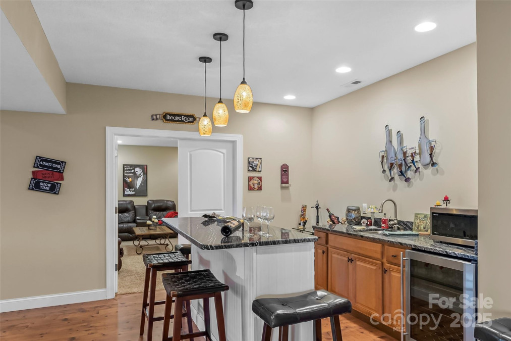 26 Willie Ln Weaverville, NC 28787