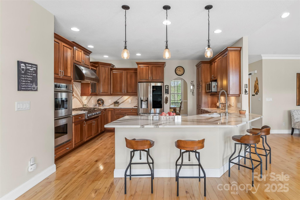 26 Willie Ln Weaverville, NC 28787