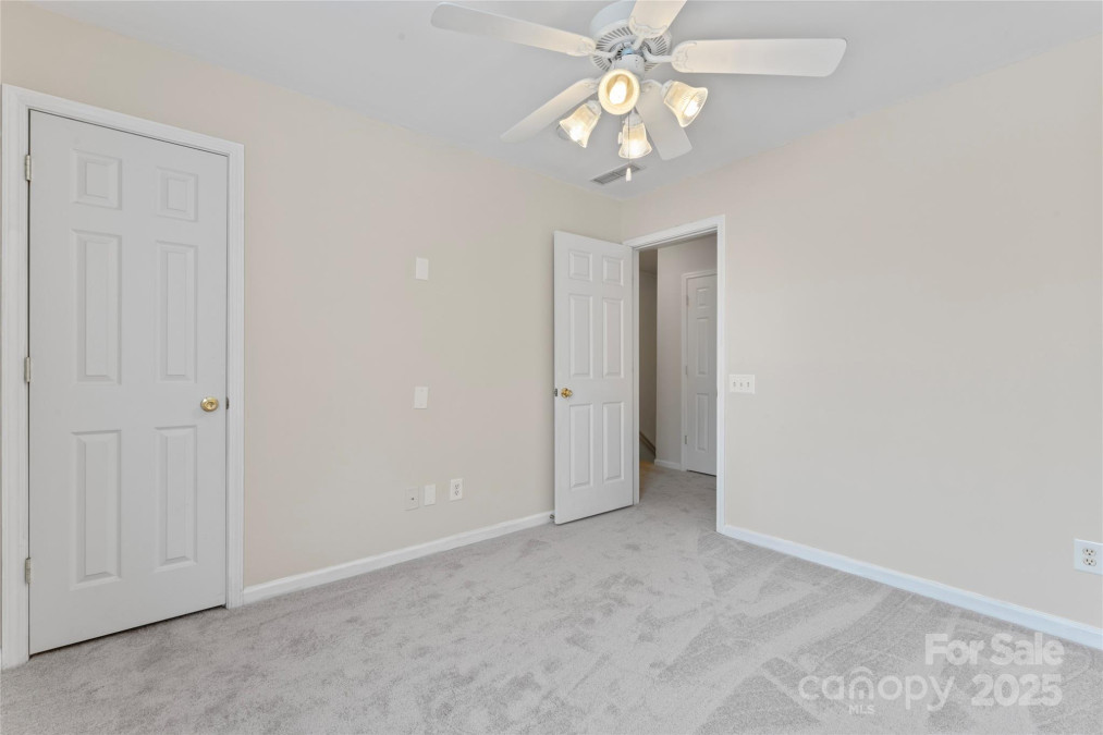 15009 Medlock Ln Charlotte, NC 28277