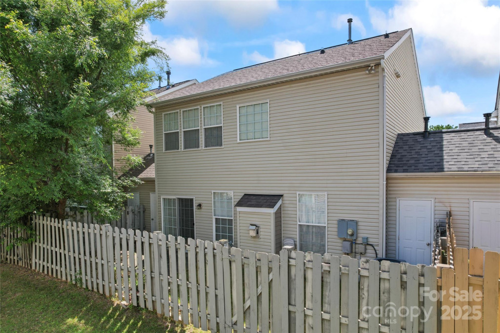 15009 Medlock Ln Charlotte, NC 28277