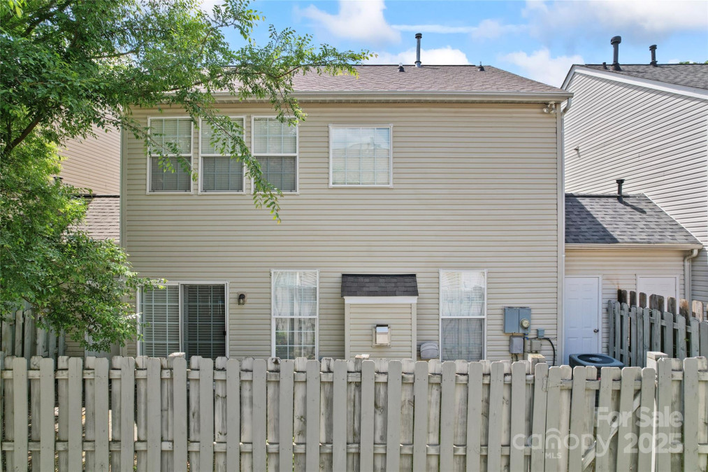 15009 Medlock Ln Charlotte, NC 28277