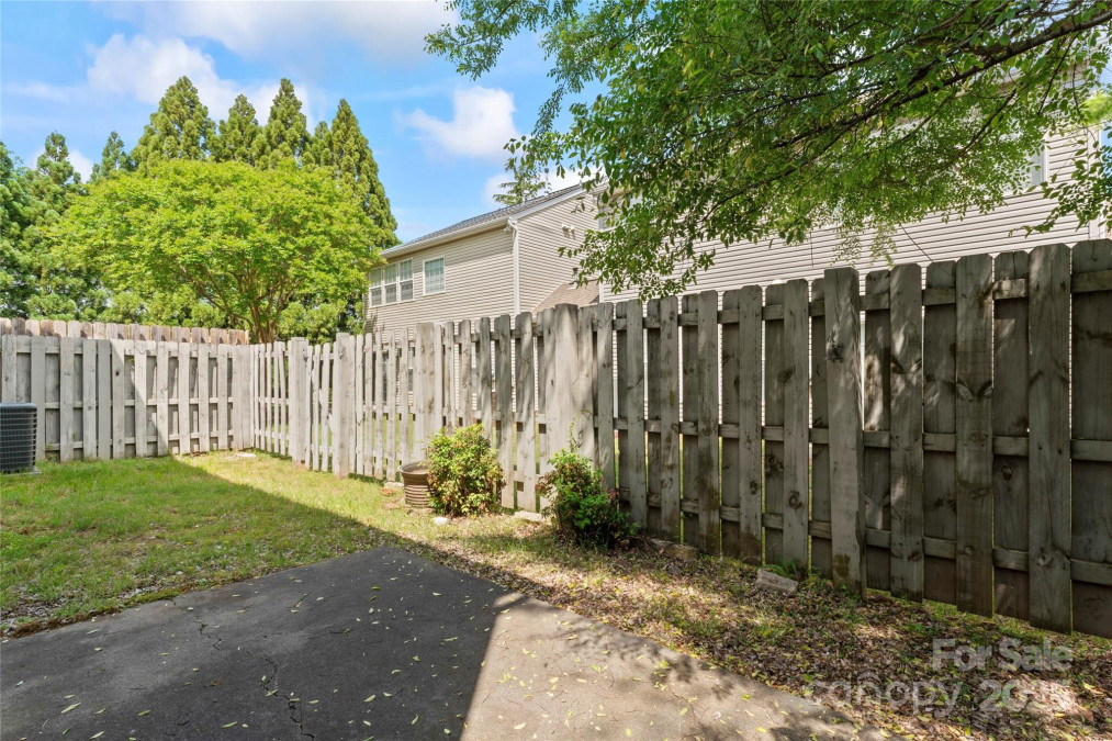 15009 Medlock Ln Charlotte, NC 28277