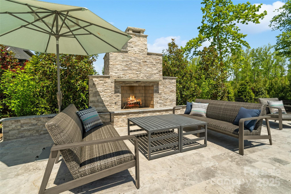 1149 Grand Oak Dr Waxhaw, NC 28173