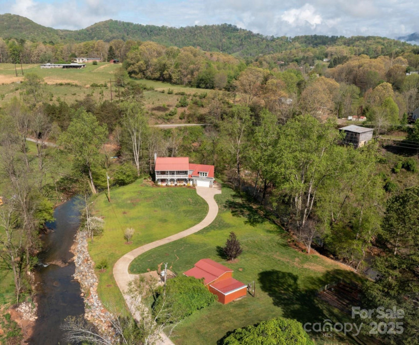 85 Laurel Cove Rd Candler, NC 28715