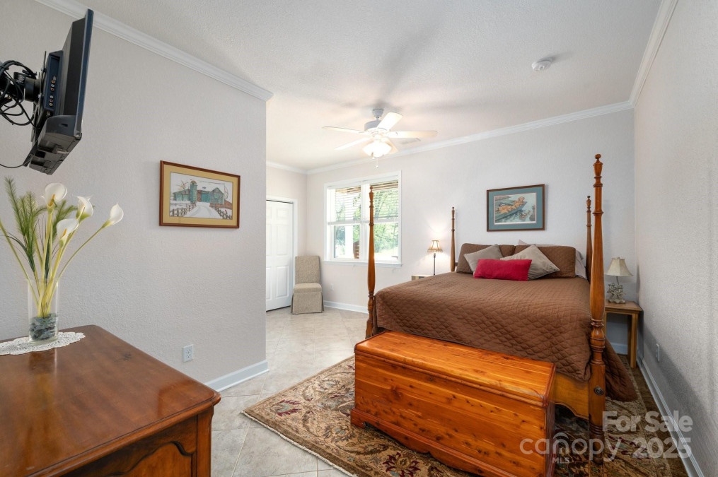 85 Laurel Cove Rd Candler, NC 28715
