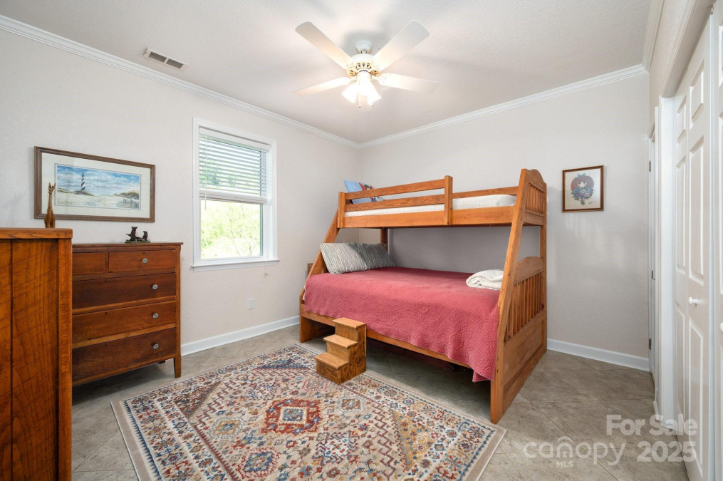 85 Laurel Cove Rd Candler, NC 28715