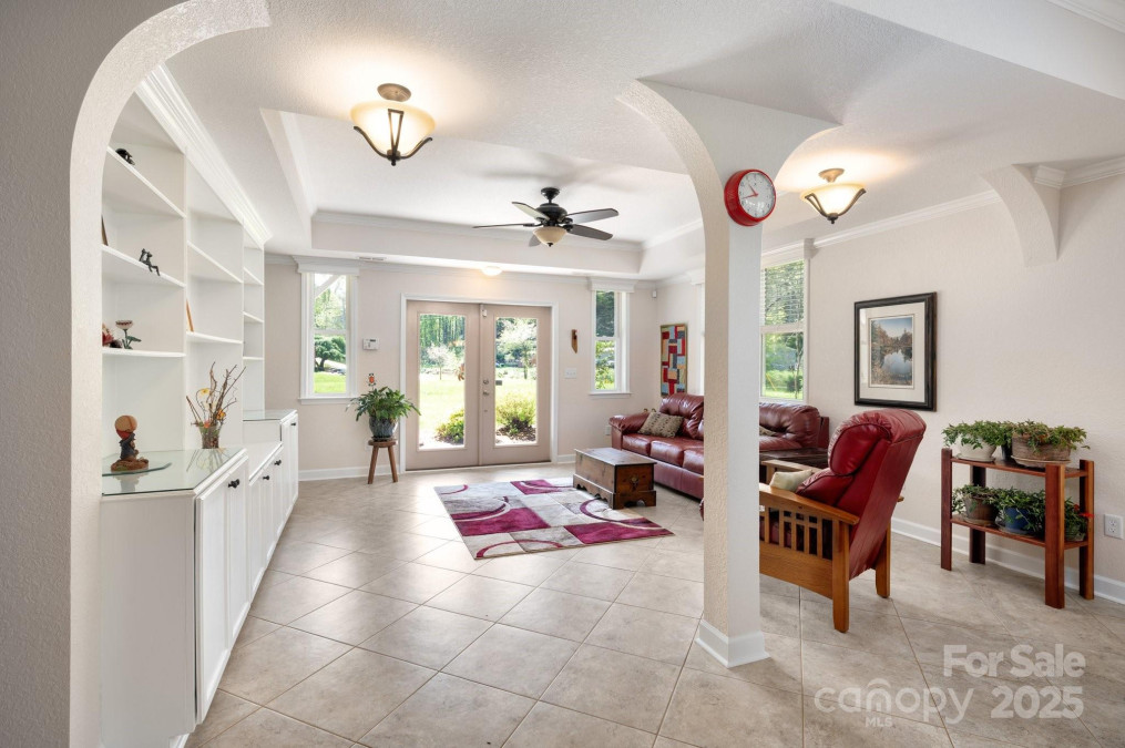 85 Laurel Cove Rd Candler, NC 28715