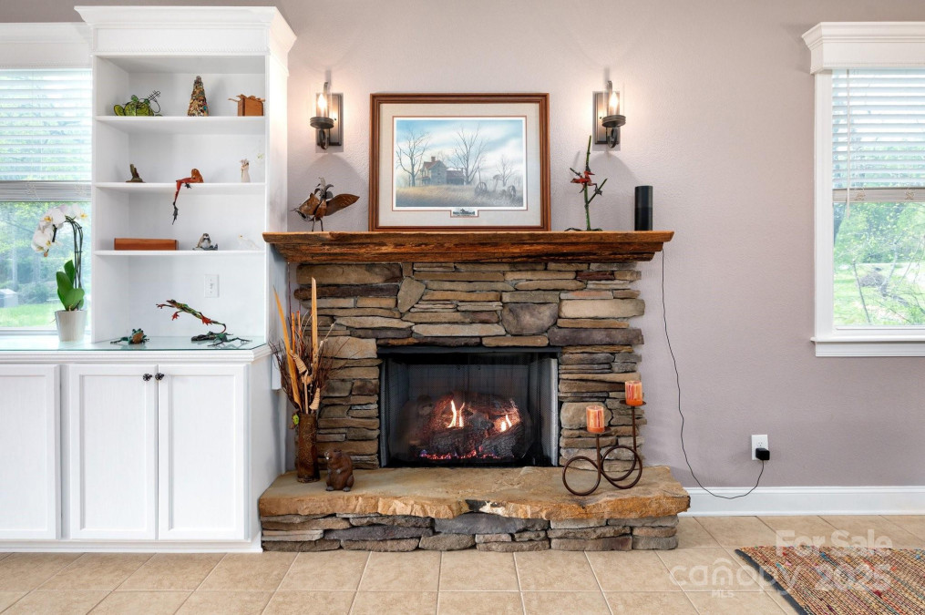 85 Laurel Cove Rd Candler, NC 28715