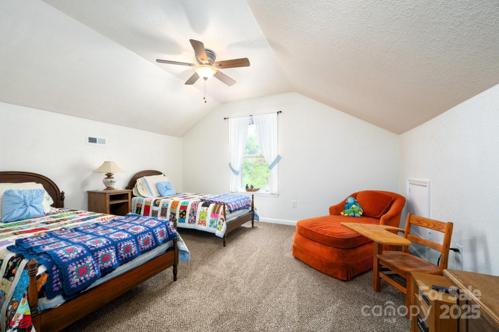 85 Laurel Cove Rd Candler, NC 28715