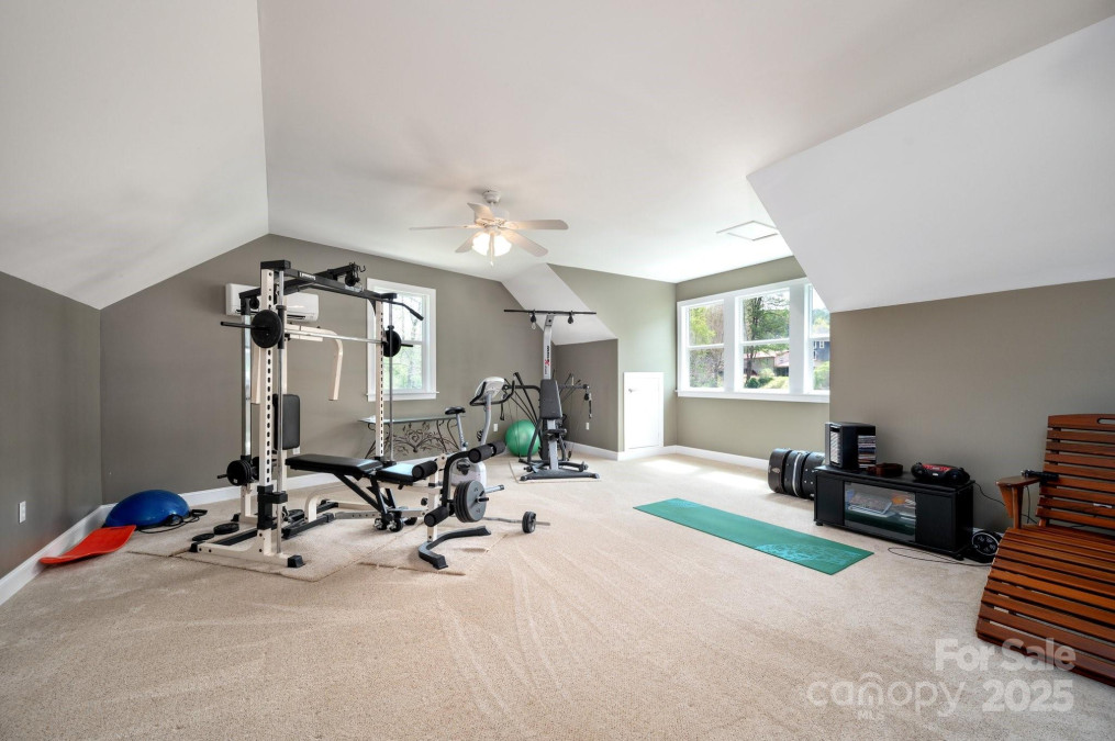 85 Laurel Cove Rd Candler, NC 28715