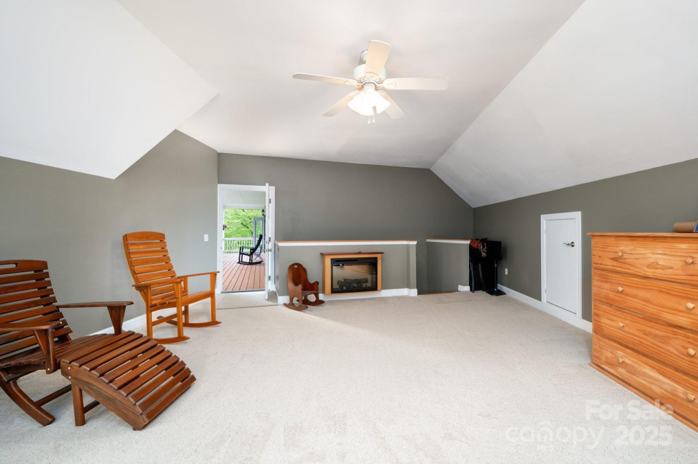 85 Laurel Cove Rd Candler, NC 28715