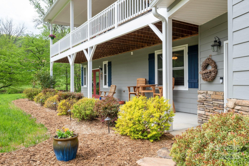 85 Laurel Cove Rd Candler, NC 28715