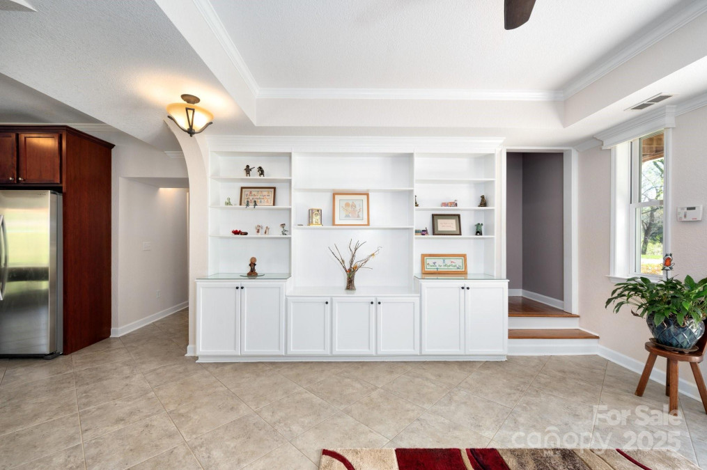 85 Laurel Cove Rd Candler, NC 28715