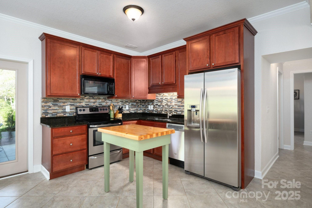 85 Laurel Cove Rd Candler, NC 28715